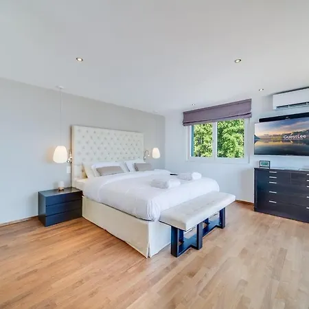 别墅 Lausanne Area Luxurious 4-bedroom On The By Guestlee