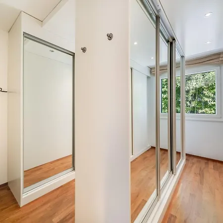 别墅 Lausanne Area Luxurious 4-bedroom On The By Guestlee Pully