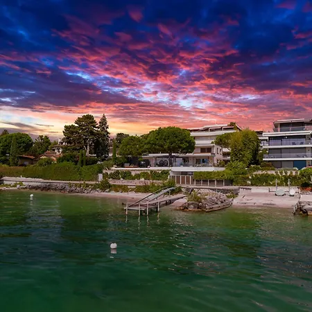 别墅 Lausanne Area Luxurious 4-bedroom On The By Guestlee *