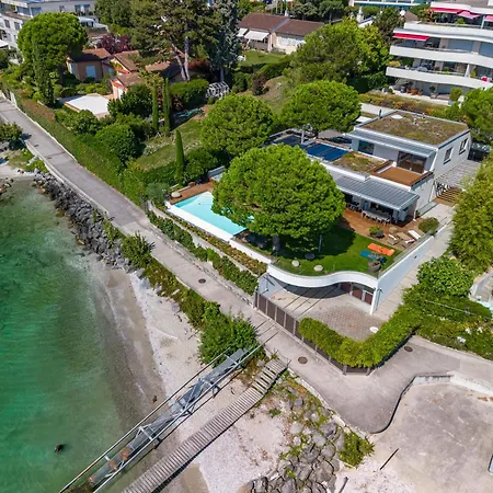Lausanne Area Luxurious 4-bedroom On The By Guestlee *
