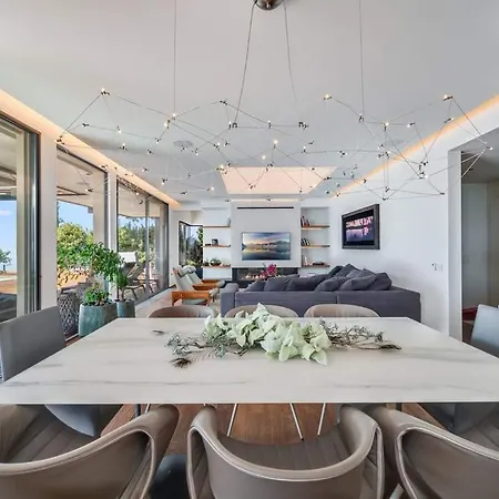 别墅 Lausanne Area Luxurious 4-bedroom On The By Guestlee *