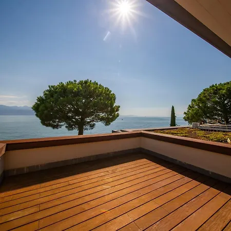Lausanne Area Luxurious 4-bedroom On The By Guestlee Pully